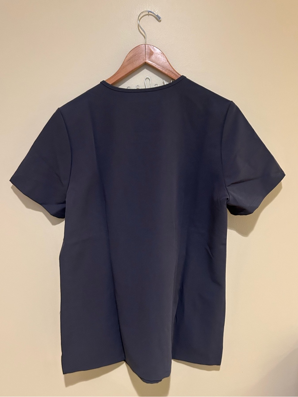 Figs NWT Women’s Casma Three Pocket Top Charcoal Size Medium - Picture 4 of 7